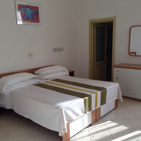 Hotel Valdinievole Lido di Camaiore Esterno foto