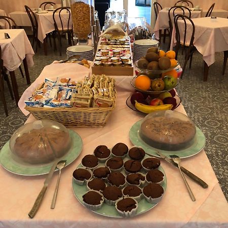 Hotel Valdinievole Lido di Camaiore Esterno foto