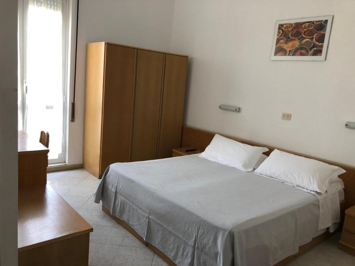 Hotel Valdinievole Lido di Camaiore Esterno foto
