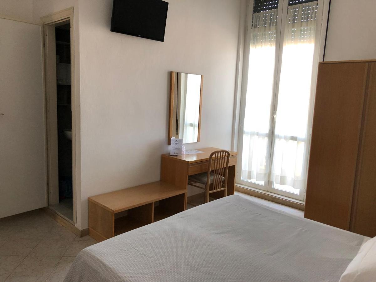 Hotel Valdinievole Lido di Camaiore Esterno foto