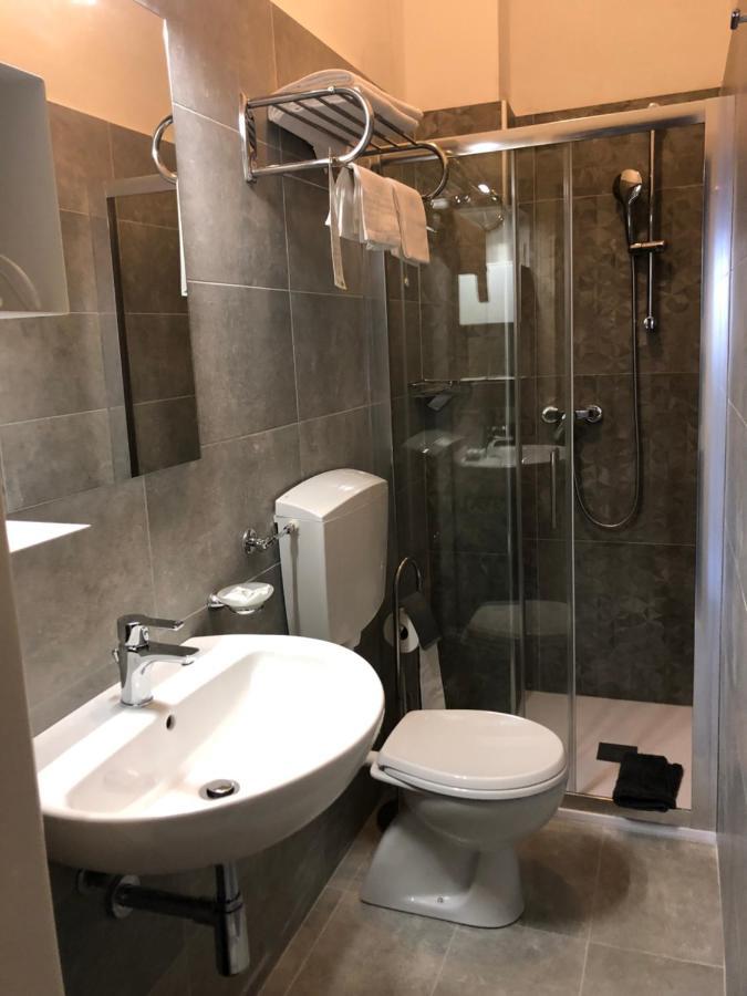 Hotel Valdinievole Lido di Camaiore Esterno foto