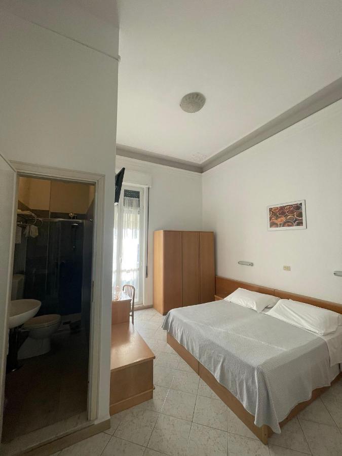 Hotel Valdinievole Lido di Camaiore Esterno foto