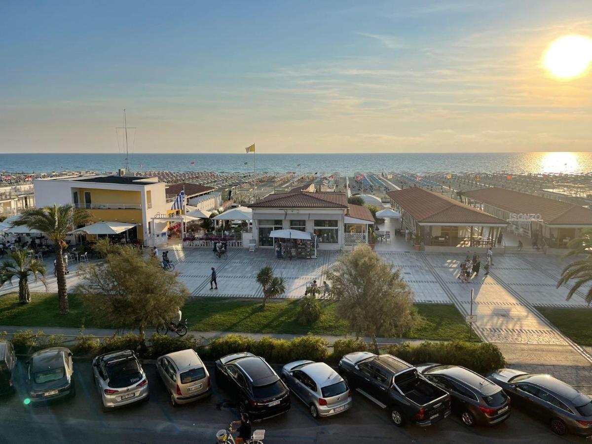 Hotel Valdinievole Lido di Camaiore Esterno foto