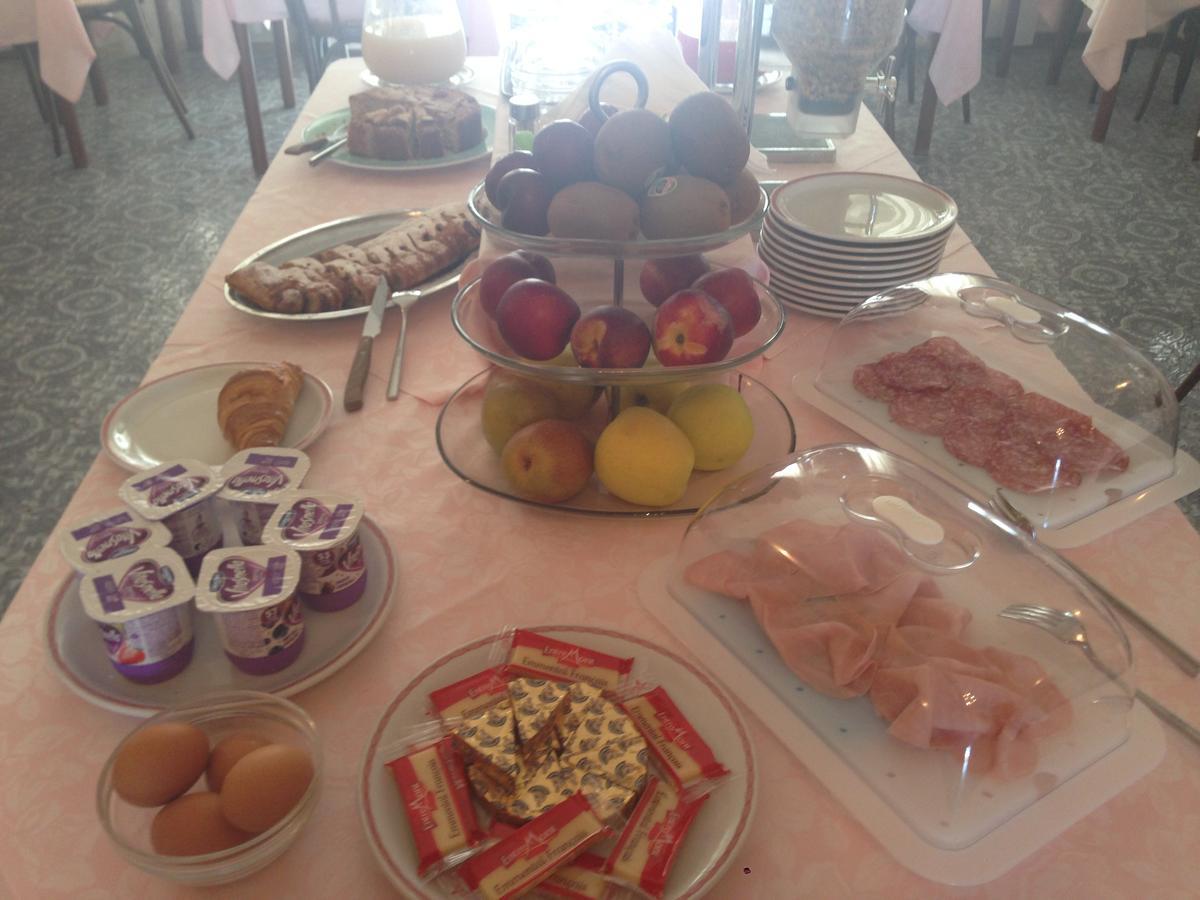 Hotel Valdinievole Lido di Camaiore Esterno foto