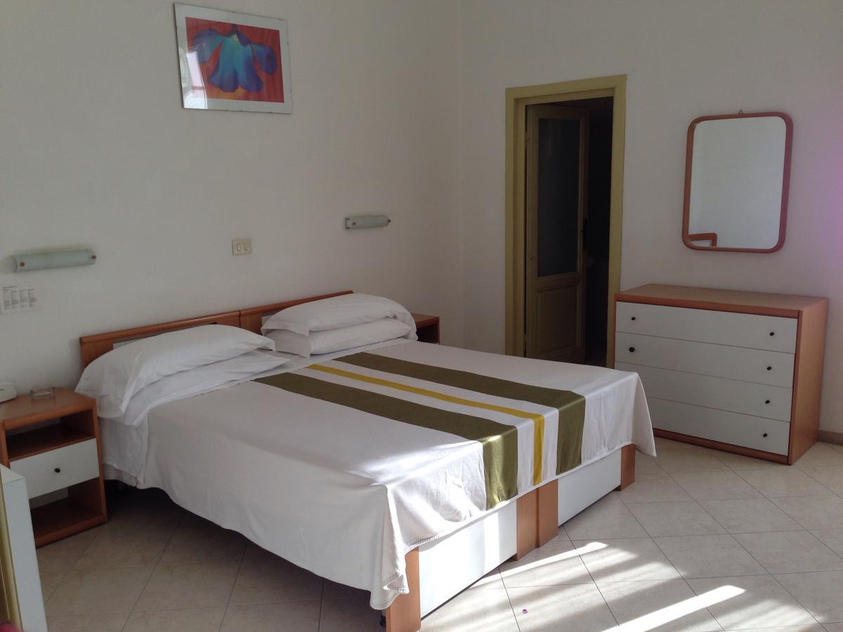 Hotel Valdinievole Lido di Camaiore Esterno foto