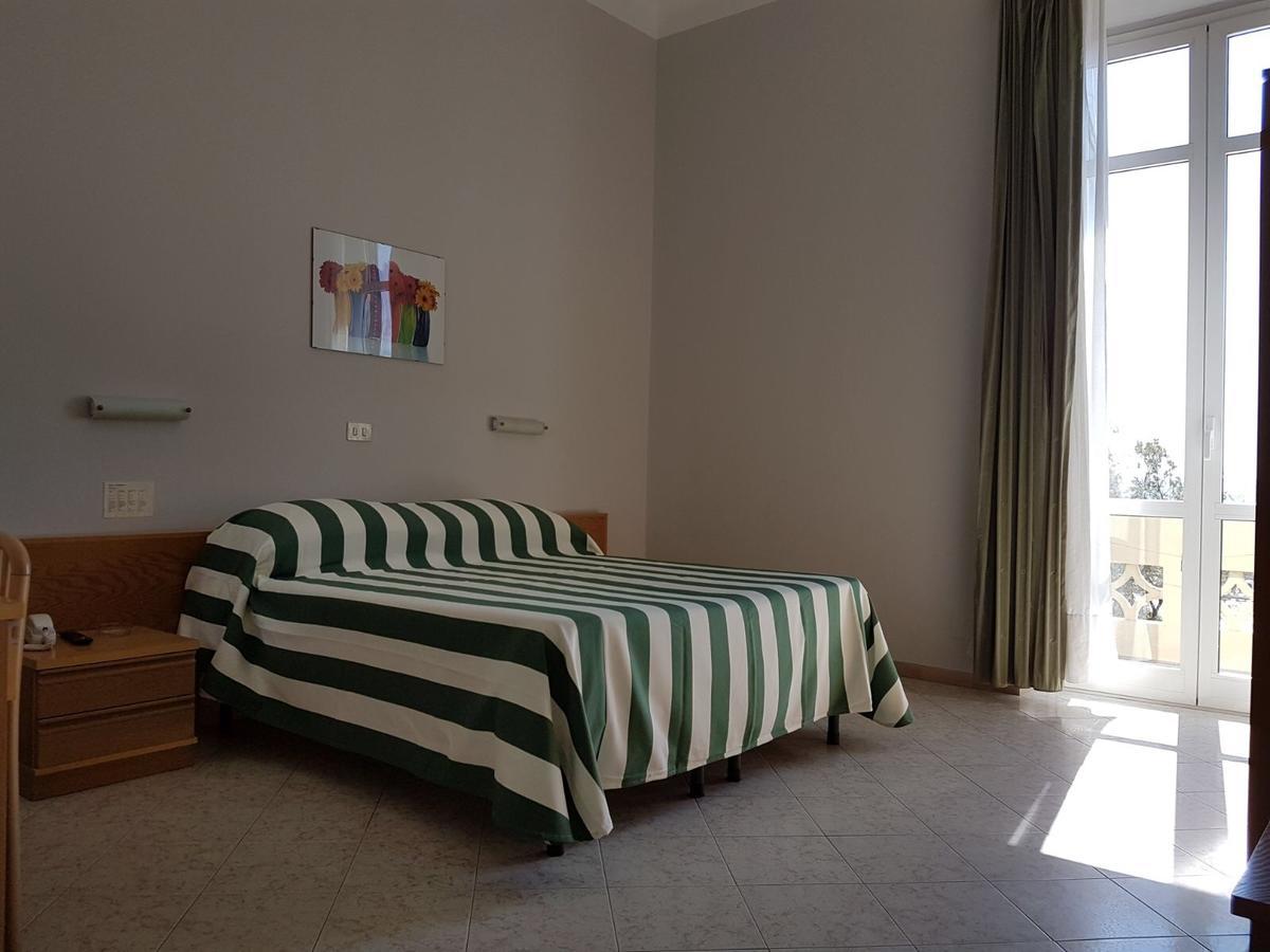 Hotel Valdinievole Lido di Camaiore Esterno foto