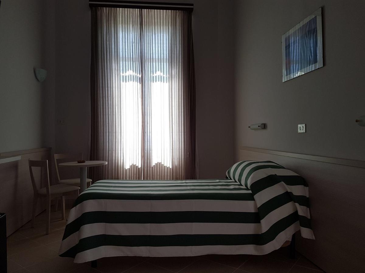 Hotel Valdinievole Lido di Camaiore Esterno foto