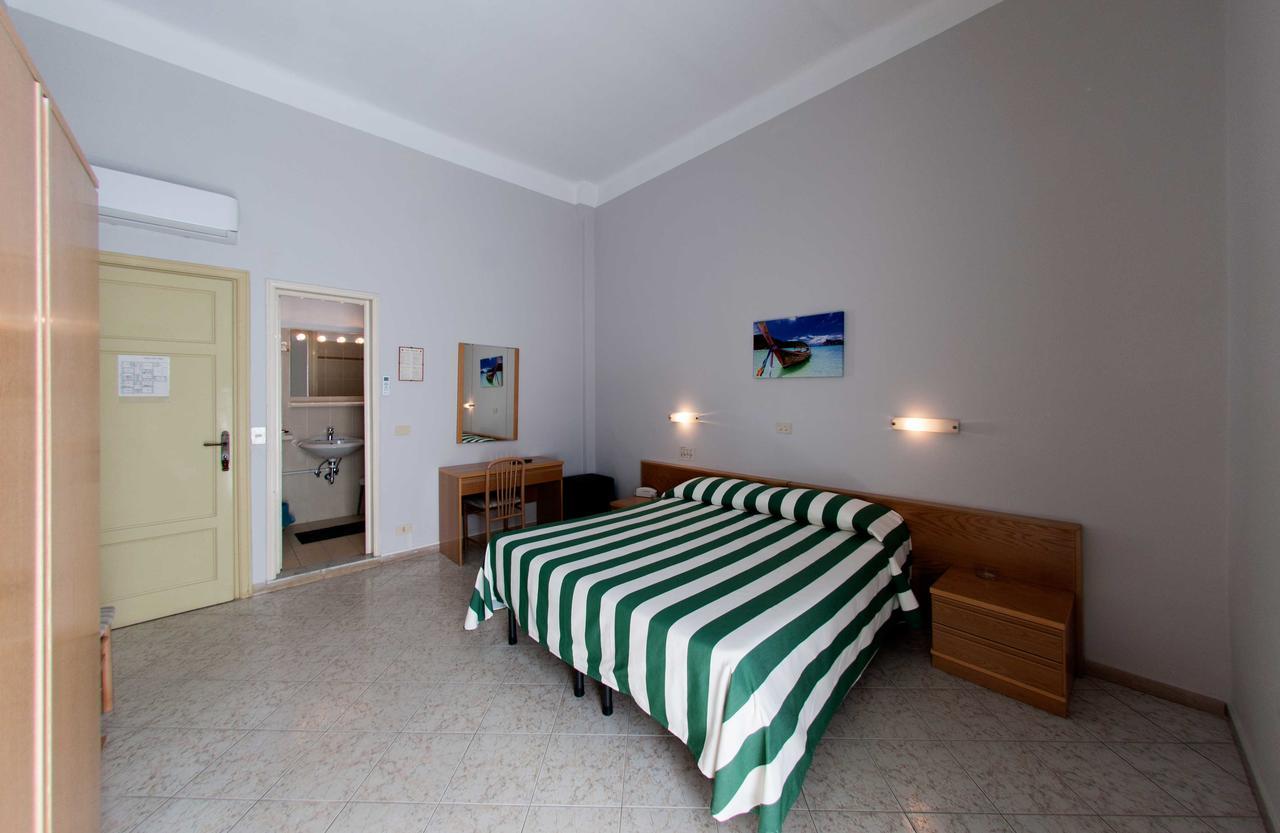 Hotel Valdinievole Lido di Camaiore Esterno foto