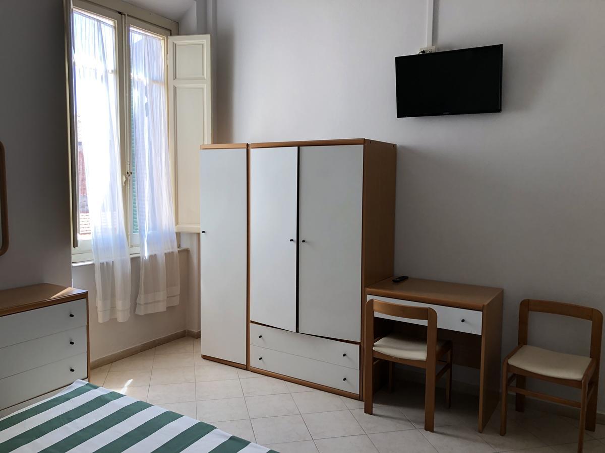 Hotel Valdinievole Lido di Camaiore Esterno foto