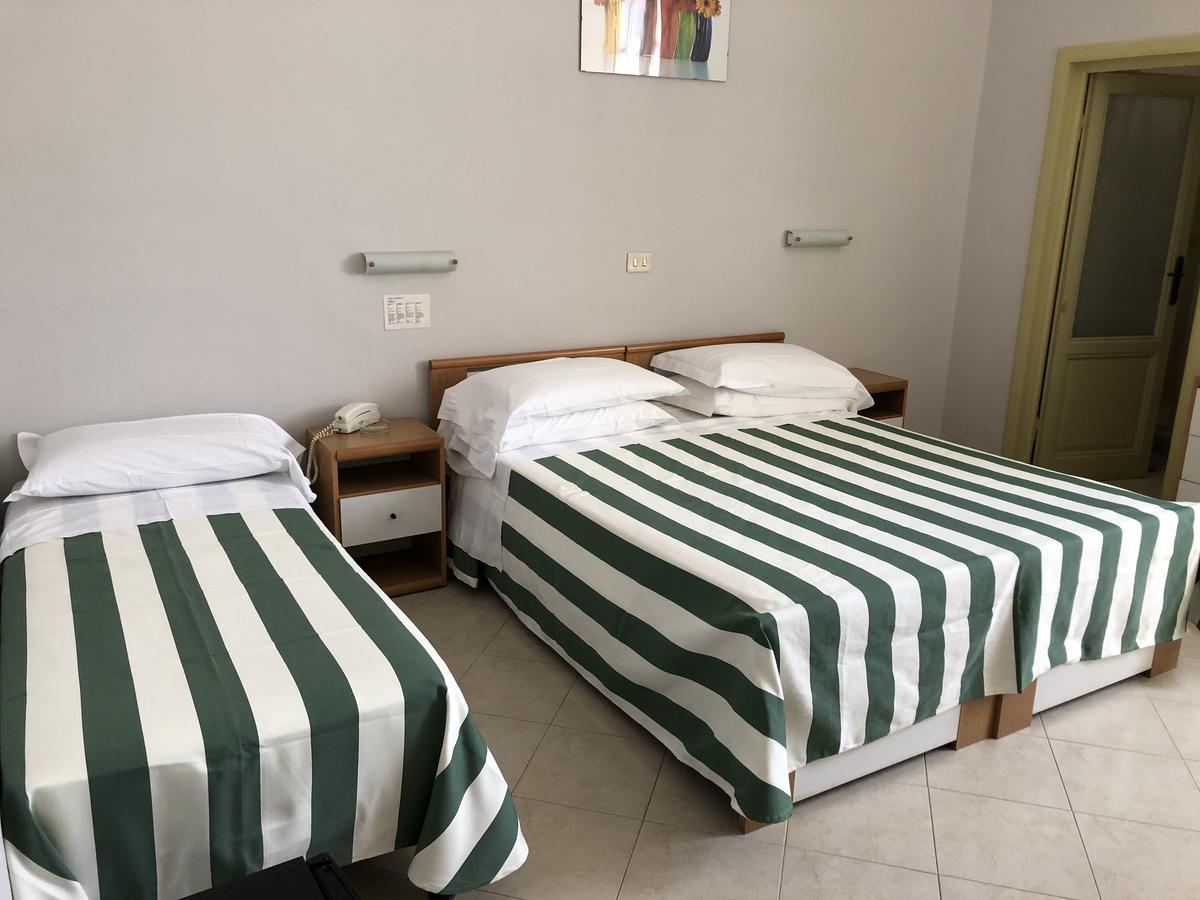 Hotel Valdinievole Lido di Camaiore Esterno foto