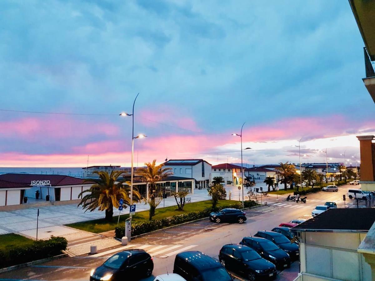 Hotel Valdinievole Lido di Camaiore Esterno foto
