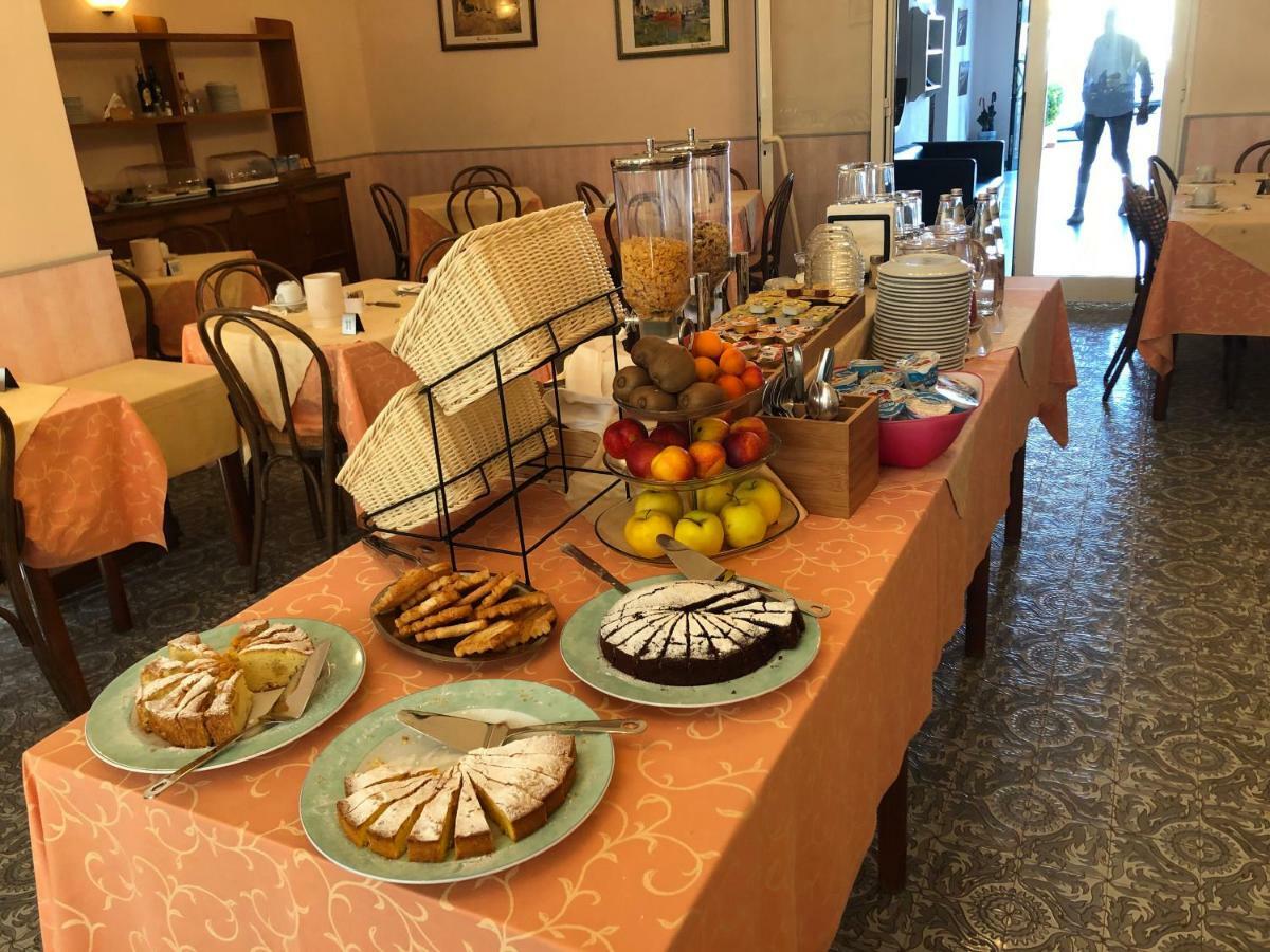 Hotel Valdinievole Lido di Camaiore Esterno foto
