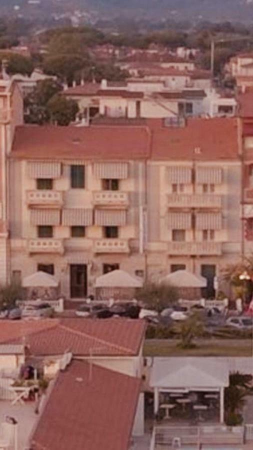 Hotel Valdinievole Lido di Camaiore Esterno foto